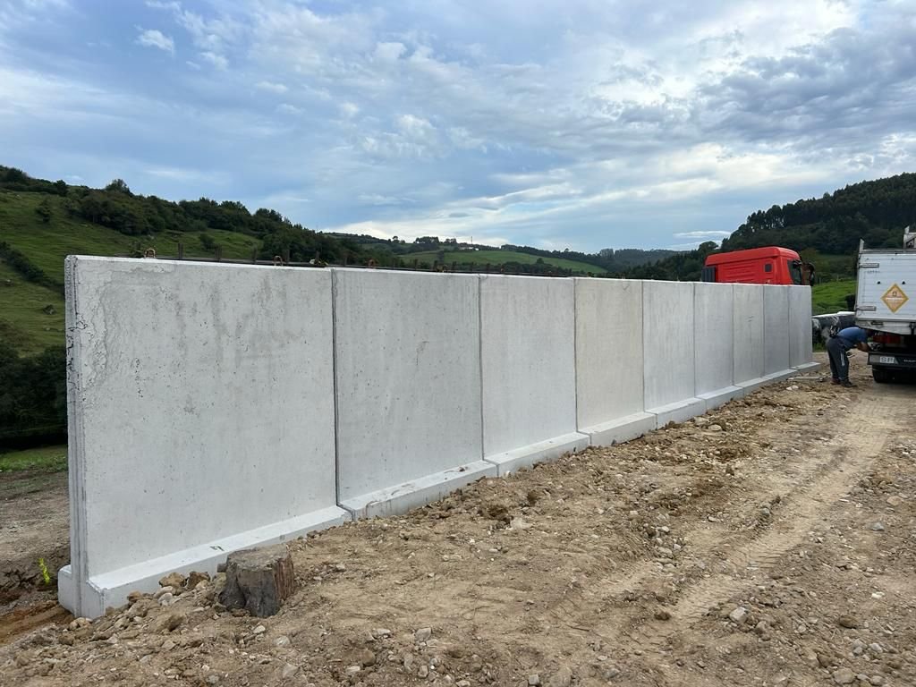 Muros en L para silos de almacenamiento
